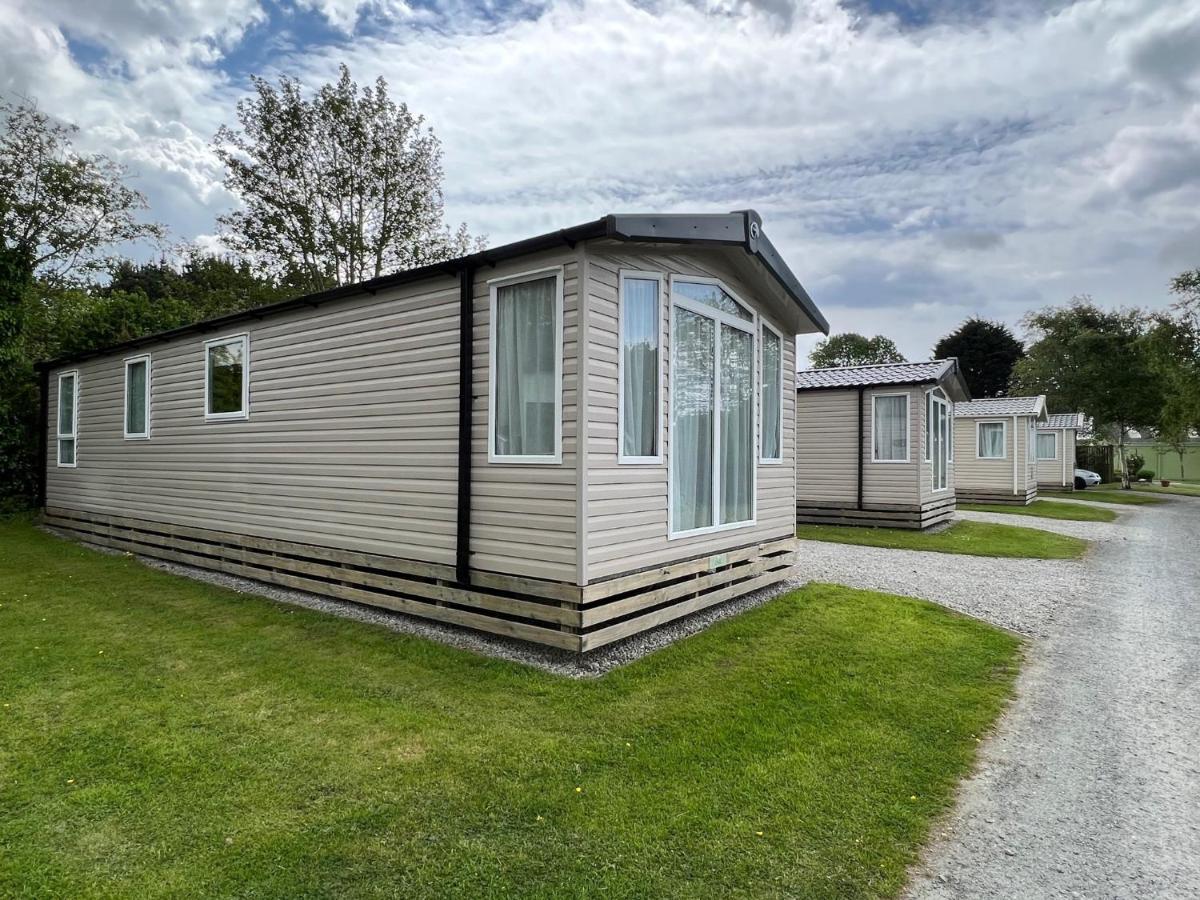 Polladras Holiday Park Helston Exterior photo